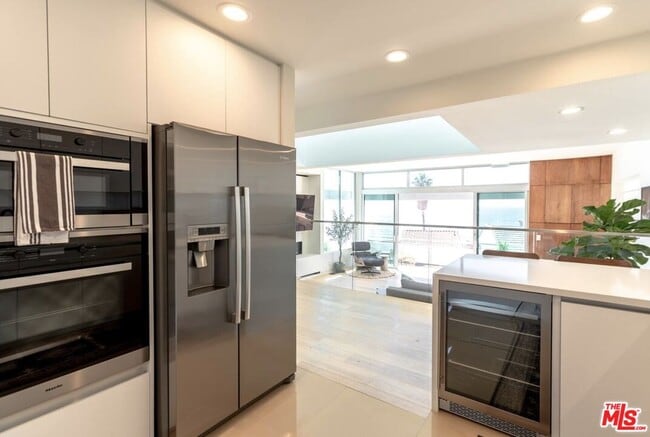 Building Photo - 21349 Rambla Vista