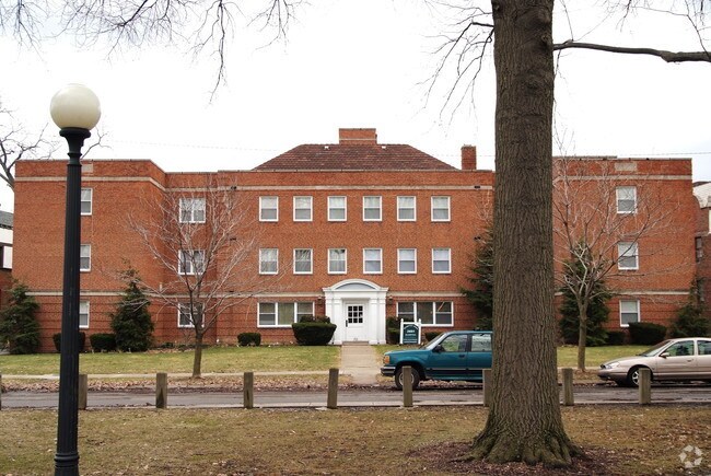 Primary Photo - 2885 Hampton Rd