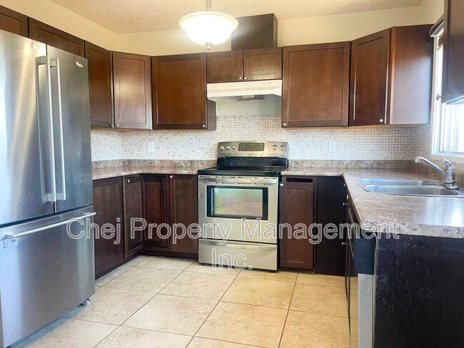 Building Photo - 13411-13461 61 St NW