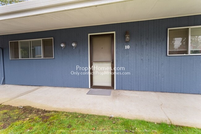 Building Photo - Charming Two Bedroom in Raleigh West! DEPOSIT SPECIAL