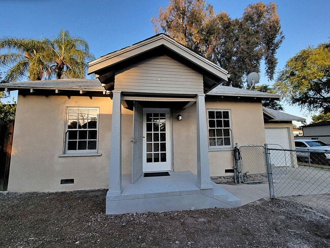 Building Photo - 416 N 3rd Ave