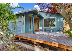 Building Photo - 9326 SW 51st Ave