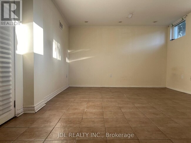 Building Photo - 23 Pineway Blvd