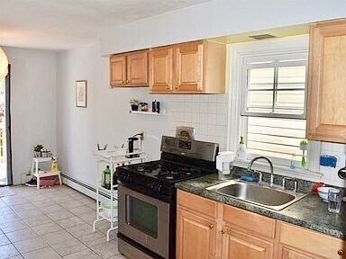 Kitchen - 5706 Broadway