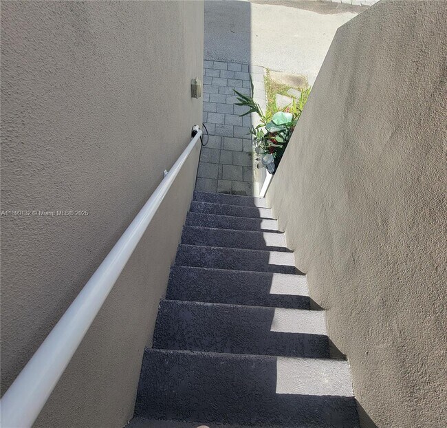 Foto del edificio - 10435 NW 66th St