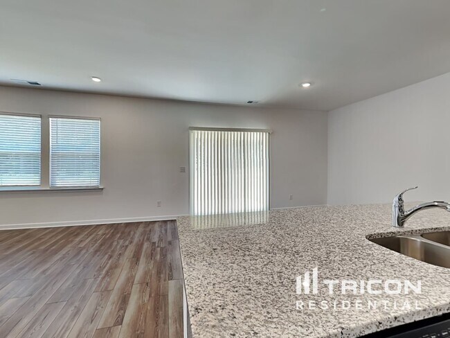 Foto del edificio - 2448 Lennox Rd SE