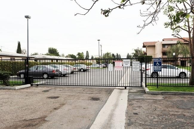 Foto del edificio - 11441 Acacia Pkwy