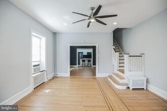 Building Photo - 117 Rochelle Ave