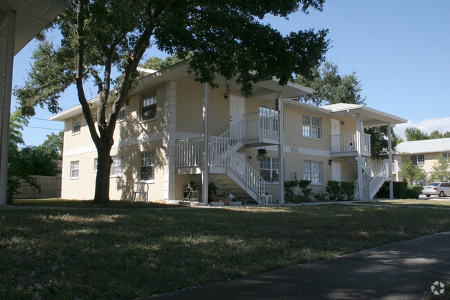 Building Photo - Pine Cove Villas