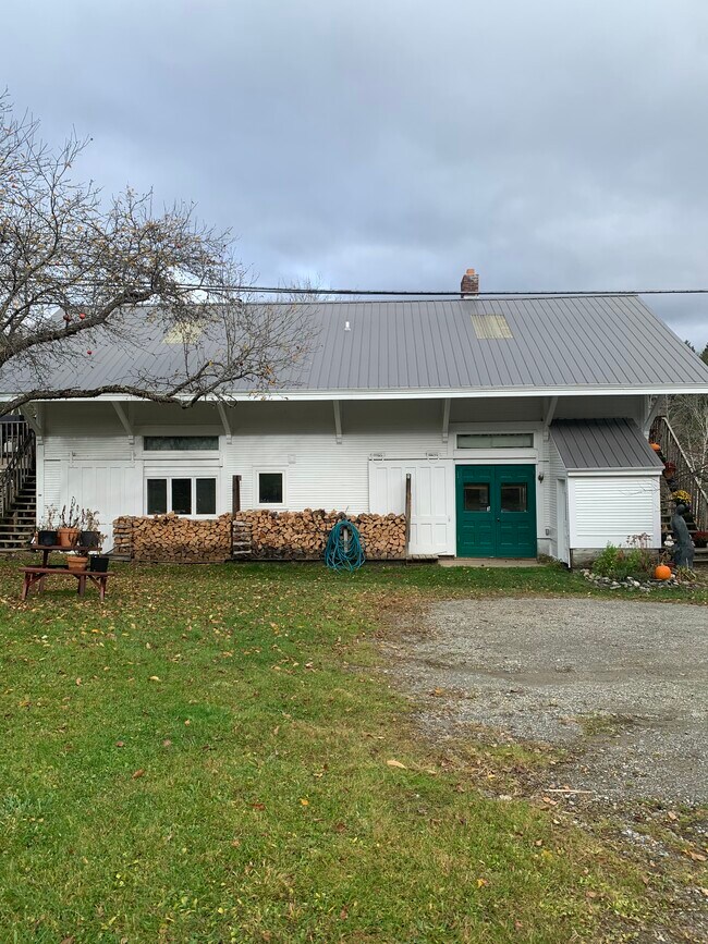 Building Photo - 550 Vt Route 100C