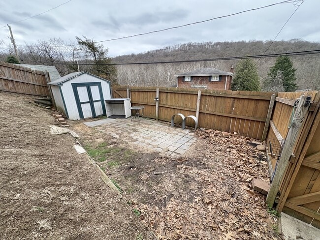 Photo - 798 Valley Rd House