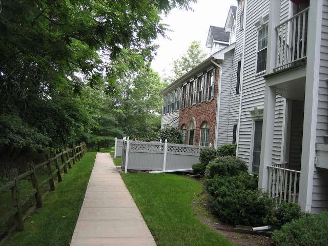 Building Photo - 316 Red Crest Ln