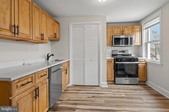 Building Photo - 308 Elrino St