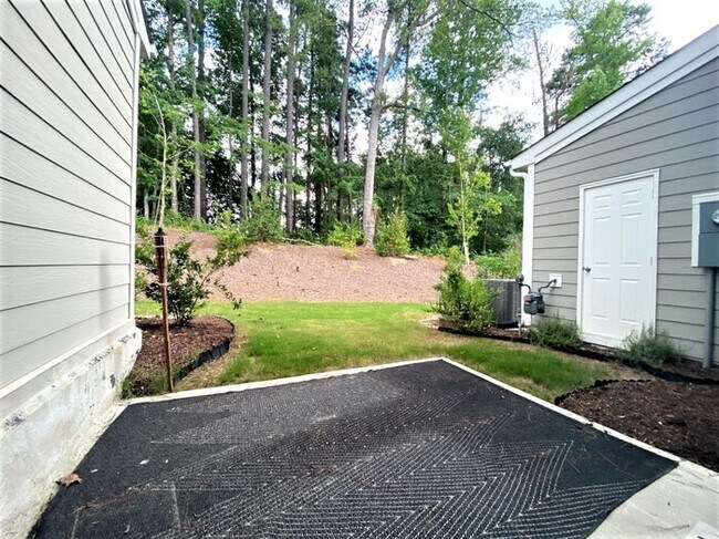 Building Photo - 3 Bedroom Townhome for Sale Apex