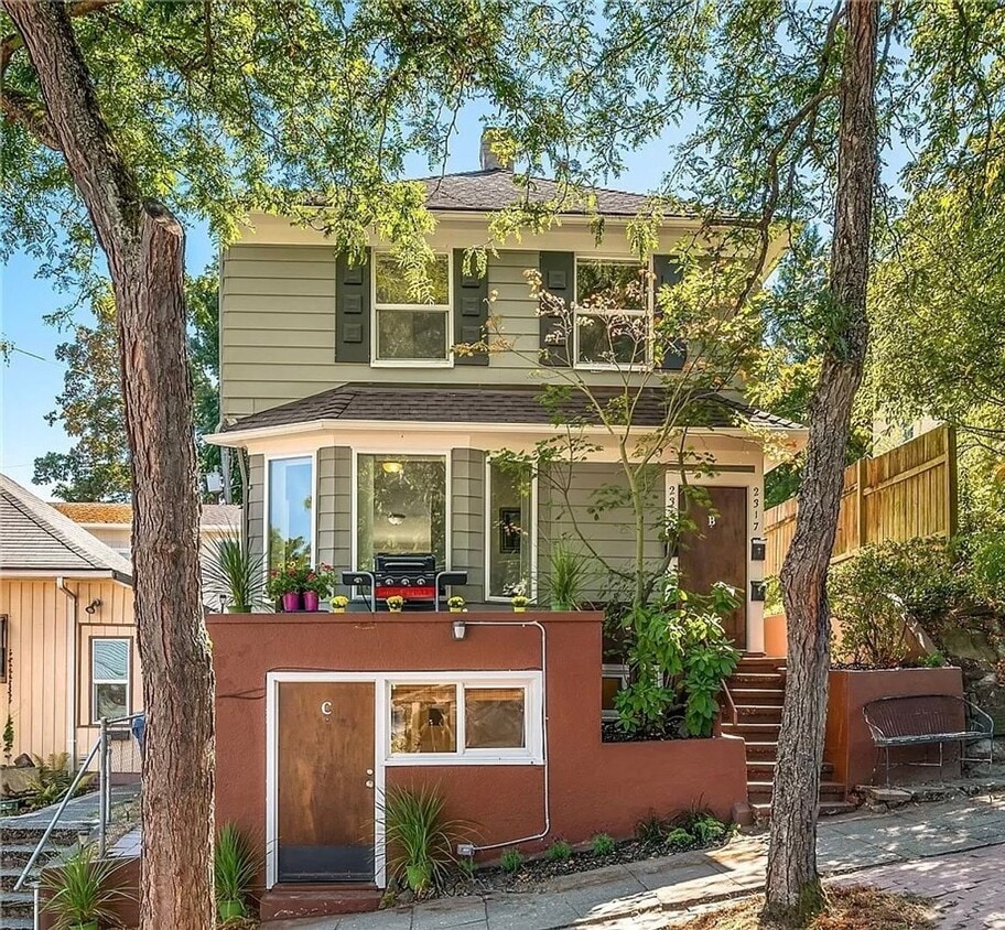 Primary Photo - Phillips Ward Triplex
