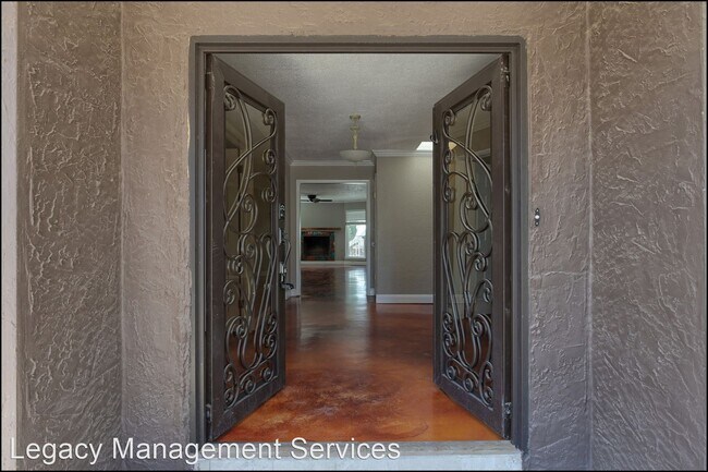 Foto del edificio - 5 br, 3 bath House - 6005 Pino Real