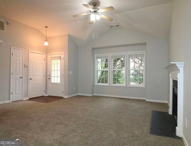 Foto del edificio - 25 Grier Ln