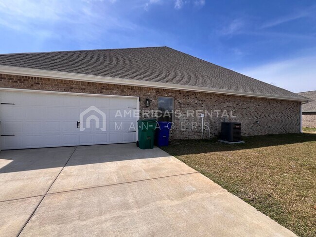 Building Photo - Home for Rent in Foley, AL!!! Available to...