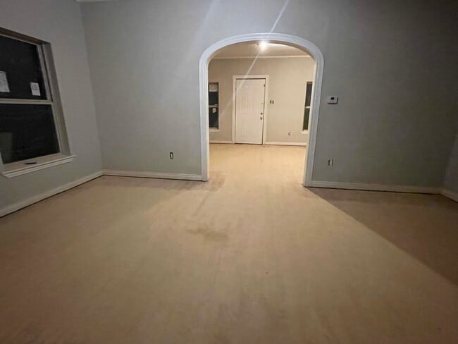 Large living and dining room - Great for Home office - 3735 Colonial Ave
