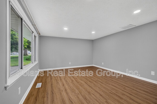 Building Photo - 4419 Charles Dr