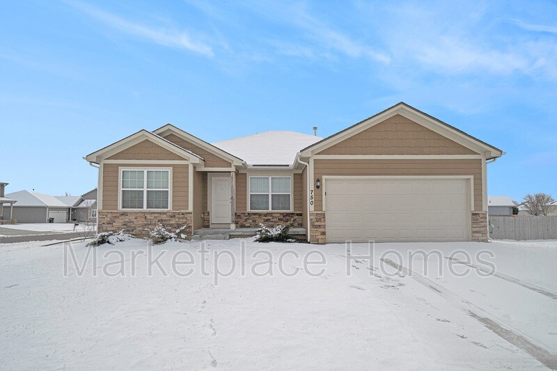 750 S Cherry St, Gardner, KS 66030 House Rental in Gardner, KS