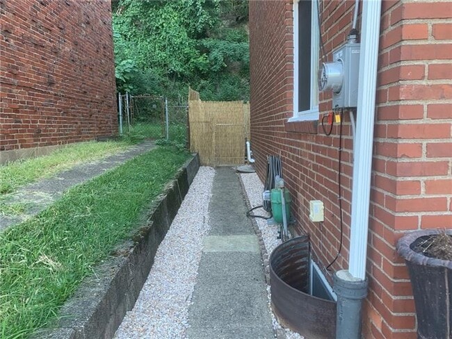 Building Photo - 938 Oranmore St
