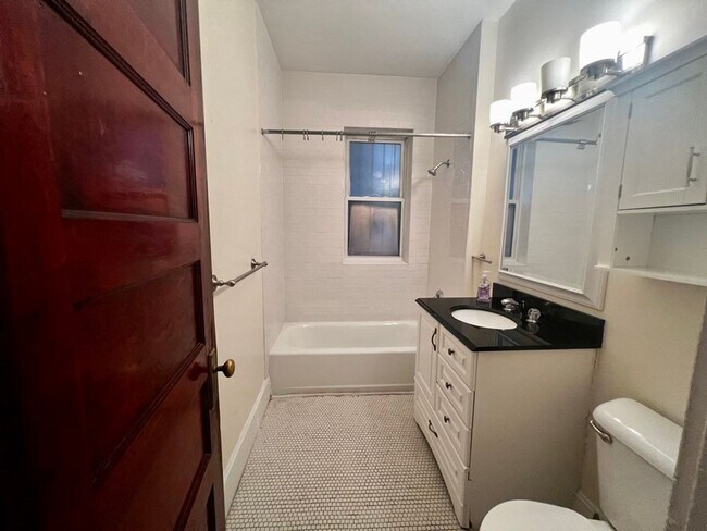 Building Photo - 3Br/1Bth, Available Sep. 1, 2026. Great location!  H/HW included! Laundry in building.