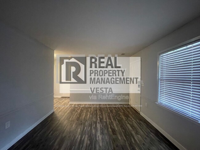 Foto del edificio - 406 Russell Pkwy