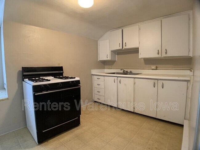 Building Photo - 2650 Cottage Grove Ave