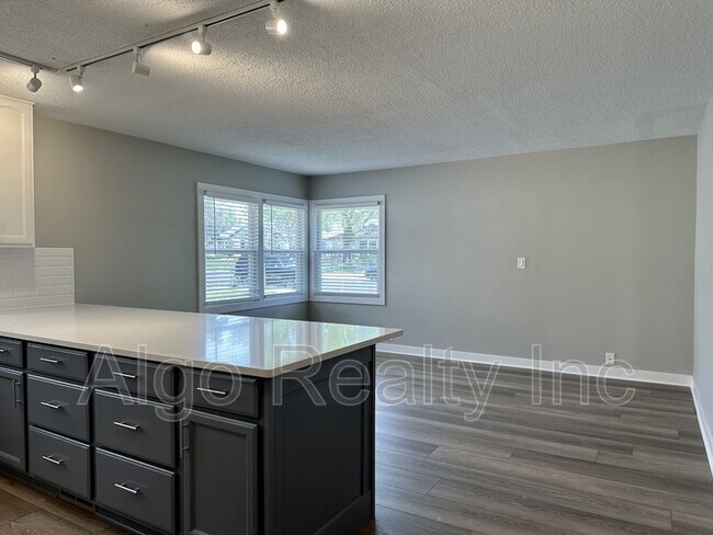 Foto del edificio - 3614-3616 Kipling Ave