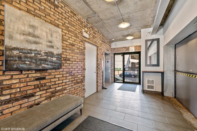 Foto del edificio - 812 W Van Buren St