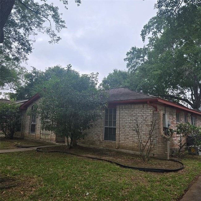 Building Photo - 11902 Scottsdale Dr