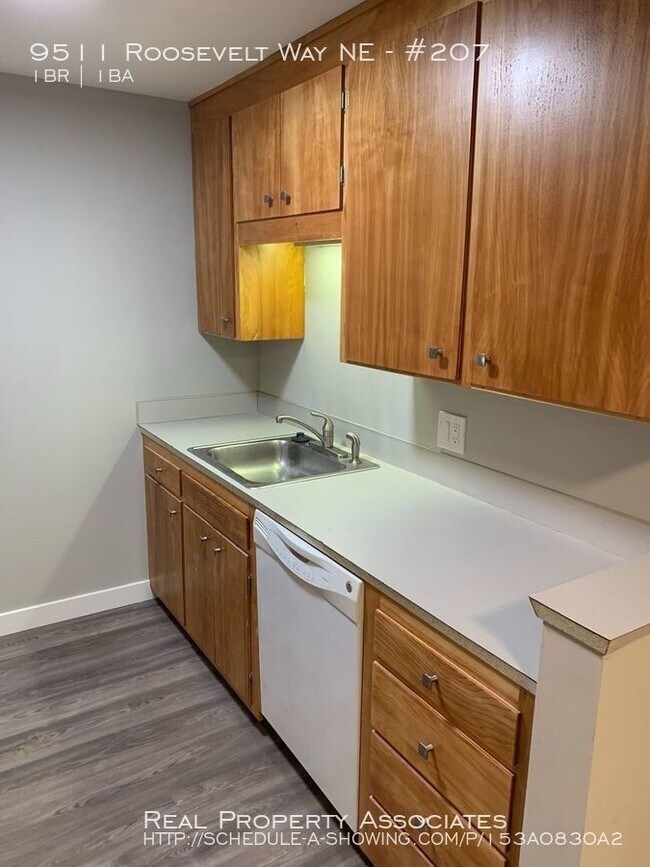 Building Photo - Maple Leaf One Bedroom