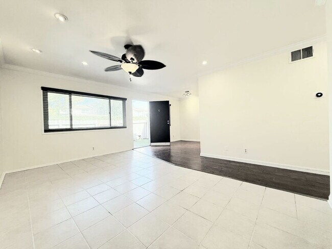 Foto del edificio - 809 E Acacia Ave