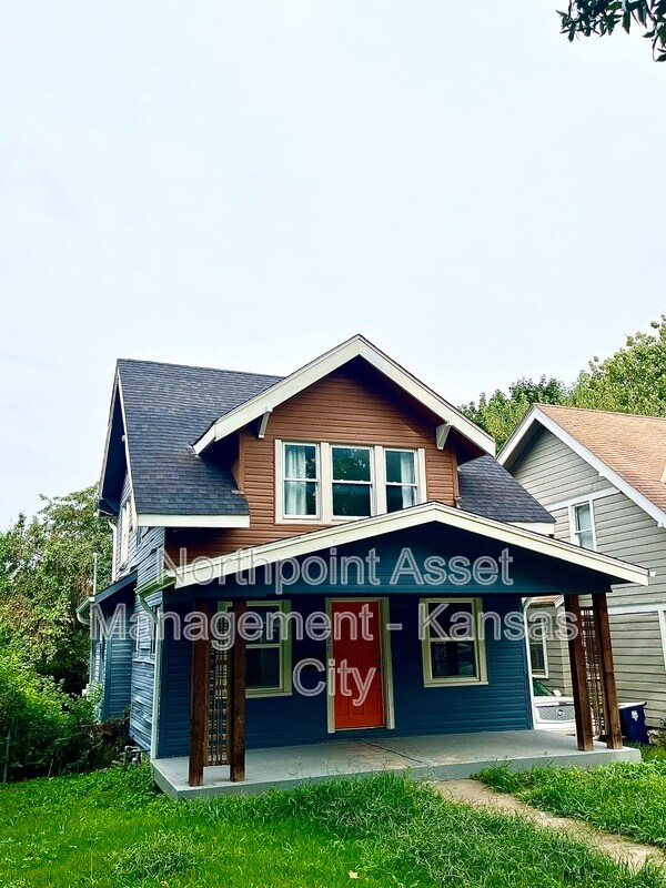 Building Photo - 5526 Woodland Ave