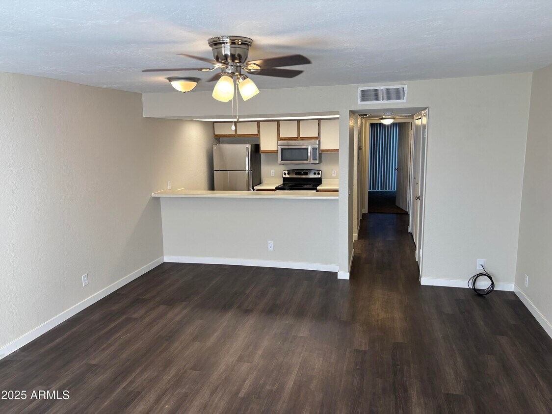 Foto principal - 1444 N Recker Rd