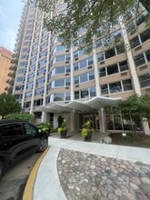 Building Photo - 555 W Cornelia Ave
