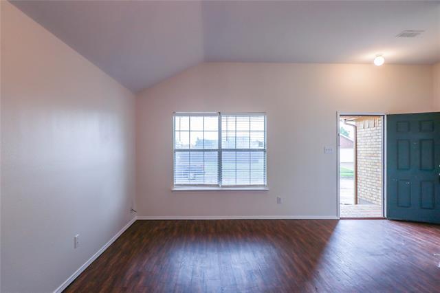 Foto del edificio - 900 Plumeria Dr
