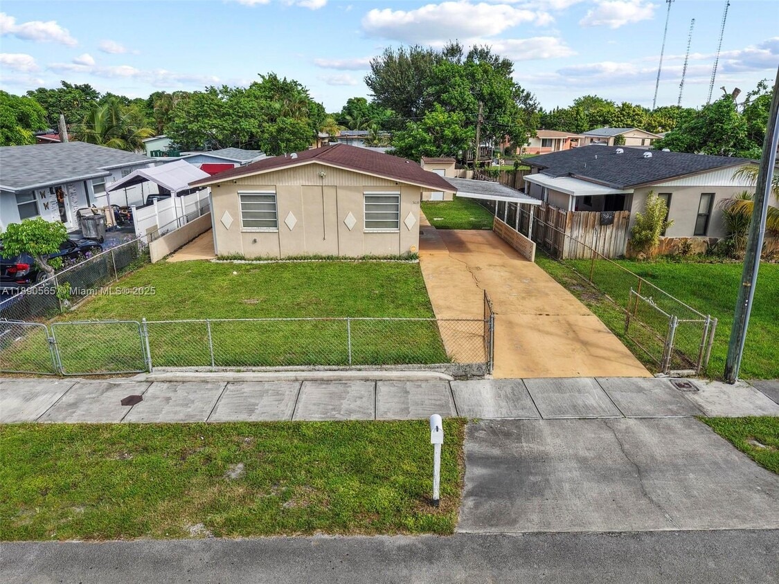 Primary Photo - 5633 SW 40th St