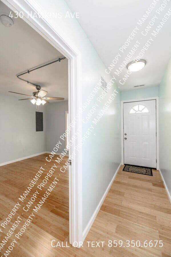 Foto del edificio - 430 Hawkins Ave