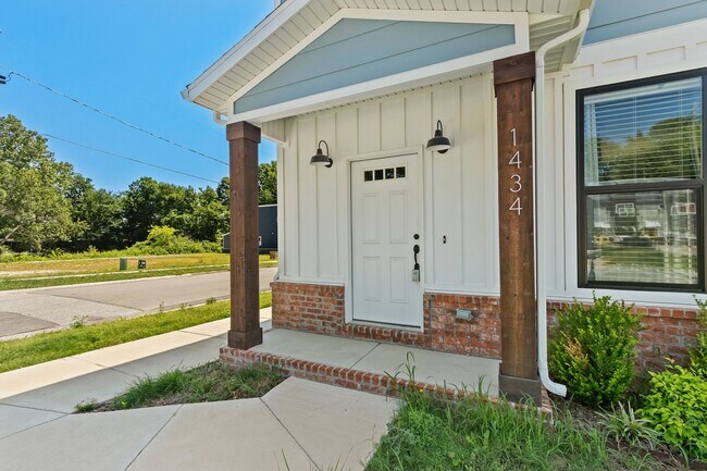 Building Photo - Premier Fayetteville Rental Home!