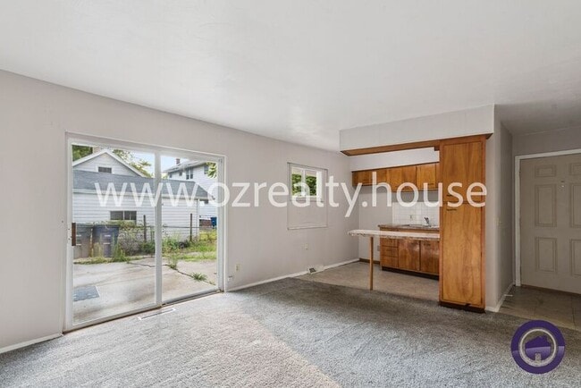 Building Photo - 4111 Parrakeet Ave