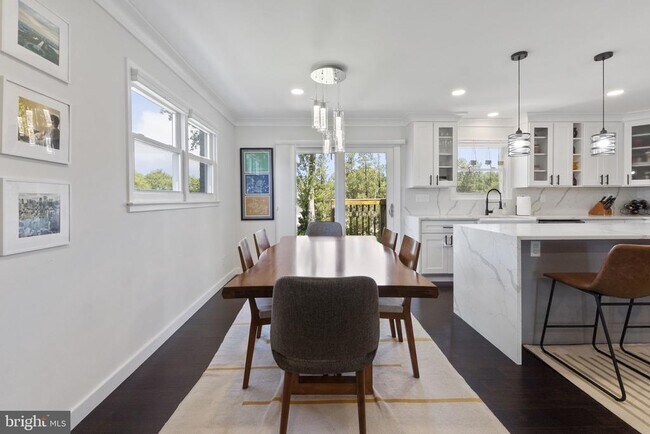 Foto del edificio - 8114 Drayton Ln