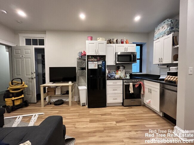 Foto del edificio - 845 Beacon St