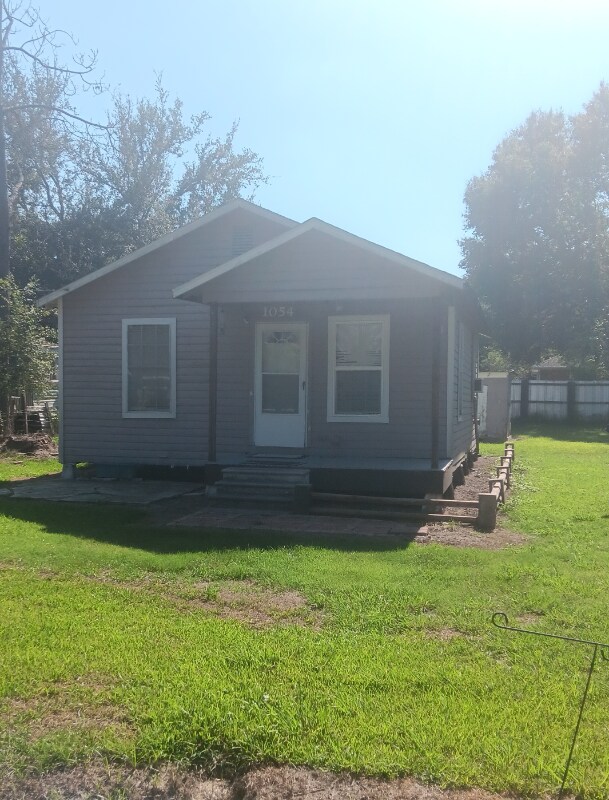 1054 Bill Clause Dr, Breaux Bridge, LA 70517 House Rental in Breaux
