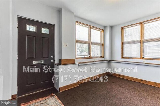 Building Photo - 3443 Derry St
