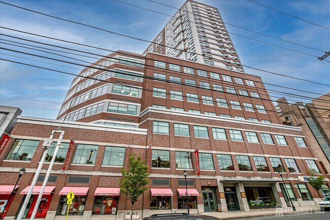 Building Photo - 110 Somerset St