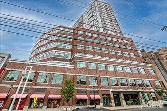 Building Photo - 110 Somerset St