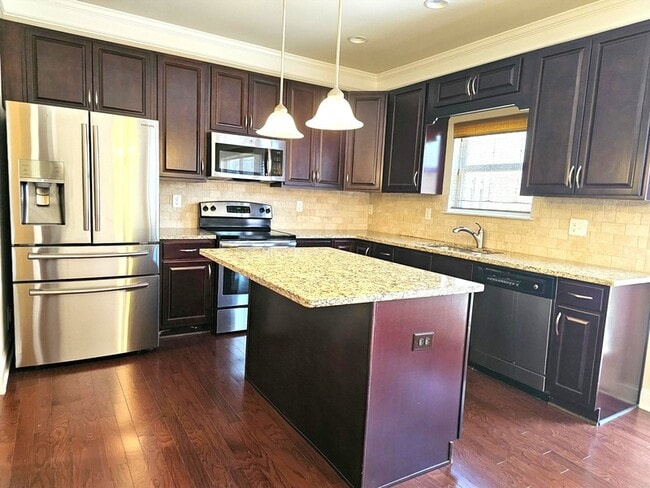 Building Photo - 10563 Naramore Ln