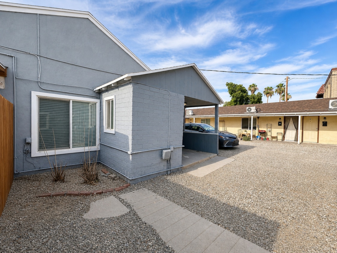 Photo - 5915 W Palmaire Ave